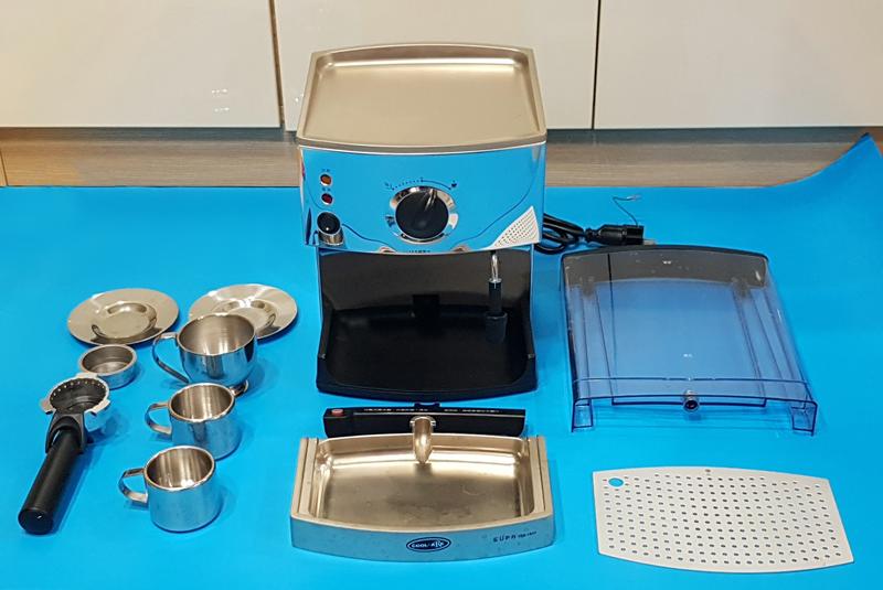 EUPA TSK 1817 幫浦式義大利高壓蒸氣電咖啡壺。蒸氣噴嘴可打奶泡、暖杯置杯空間、分離式蓄水盤、分離式透明水箱