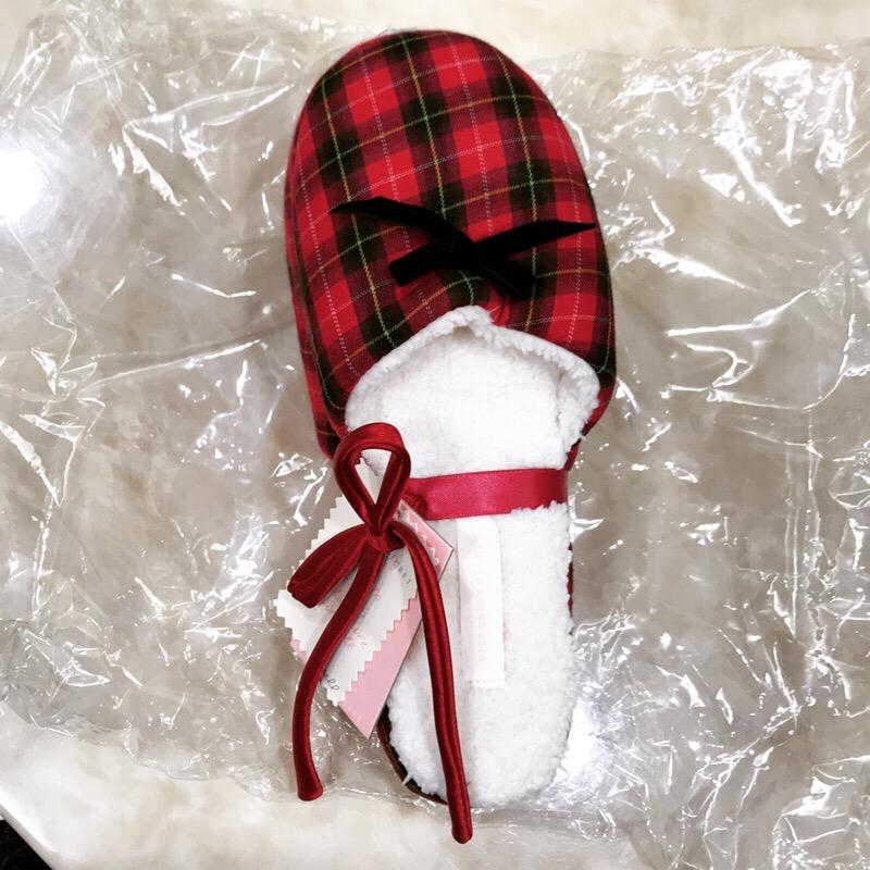 美國帶回Victoria’s Secret維多利亞的秘密冬季毛絨絨聖誕節禮物室內拖鞋S號 交換禮物 附禮物卡