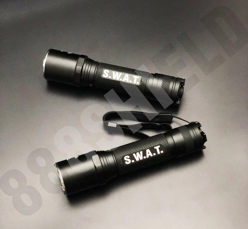 警用裝備 XSPEED SWAT戰術電筒 USB充 車充 18650x1 3號電池x1 4號電池x3 手電筒