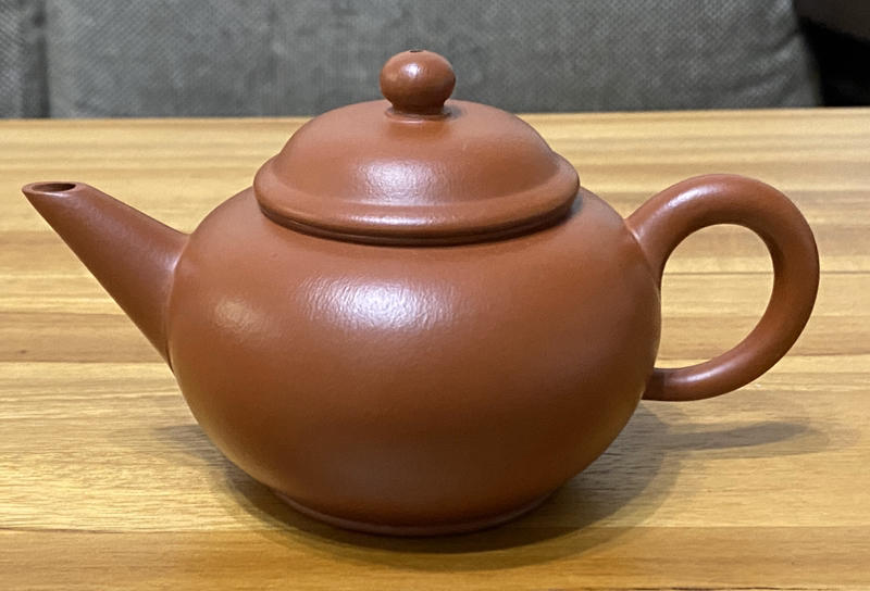 中國宜興 紫砂開光堆貼盆花筆筒 底印款中華民國三十年次辛巳宜興