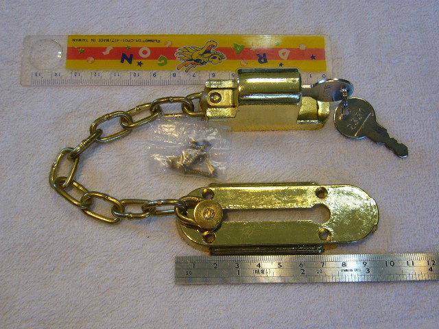 門閂.門栓(10)~~防盜釦.防盜鍊.門栓鎖~~金屬製~~附螺絲和鑰匙2支