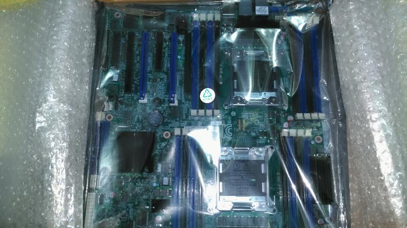全新Intel S2600CO4 雙CPU主板 2011  C602 賣9999元.  還有保固