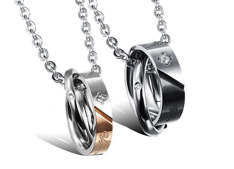 斜條紋 雙環鑲鑽 心心相映 鈦鋼項鏈 情侶款 情人禮物 生日禮物 閨蜜送禮 交換禮物