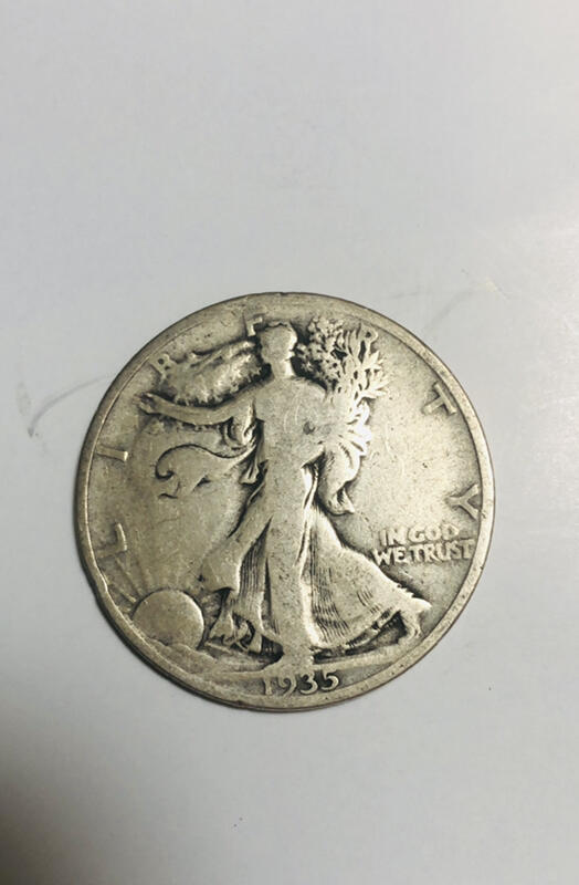 「免運費」：1935年美國發行（半美元銀幣1枚:自由女神走路）品相佳，值得珍藏，送禮收藏兩相宜，祝您大吉大利發大財
