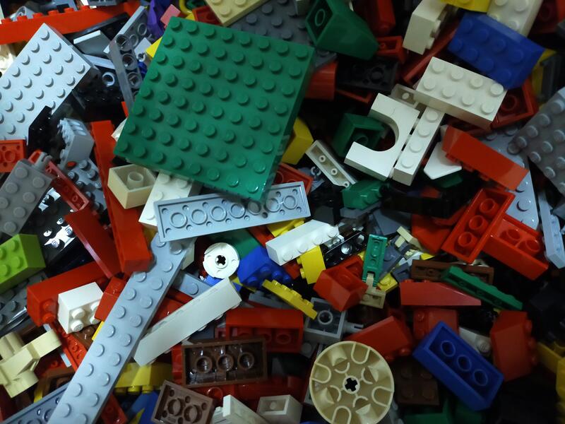 樂高 Lego 中古 二手 基本磚 方塊磚 零件 1公斤 1kg 隨機出貨