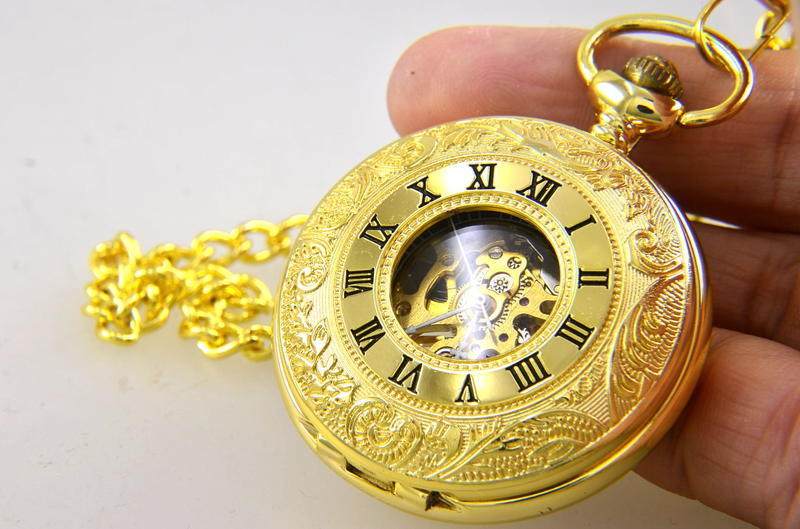 (六四三精品)哥德式大錶徑4.5公分絕美鏤空手上鍊機械懷錶.此功能瑞士錶數萬元!