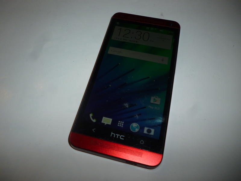 HTC-M7智慧手機600元-功能正常