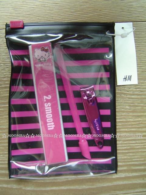 ☆MOOMBA☆ 全新 H&M Hello Kitty 限量 桃紅 條紋 美甲組 內含: 指甲剪 / 美甲棒 / 美甲拋光海綿 / 收納袋