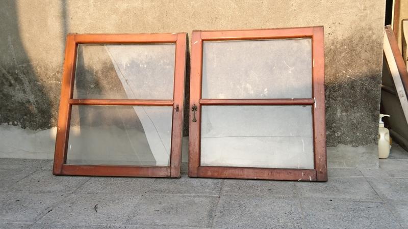 早期 檜木窗 實木窗 復古窗 (2格窗 一對) 懷舊 佈置 裝飾 文創 咖啡廳 雜貨 柑仔店 檜木 #01