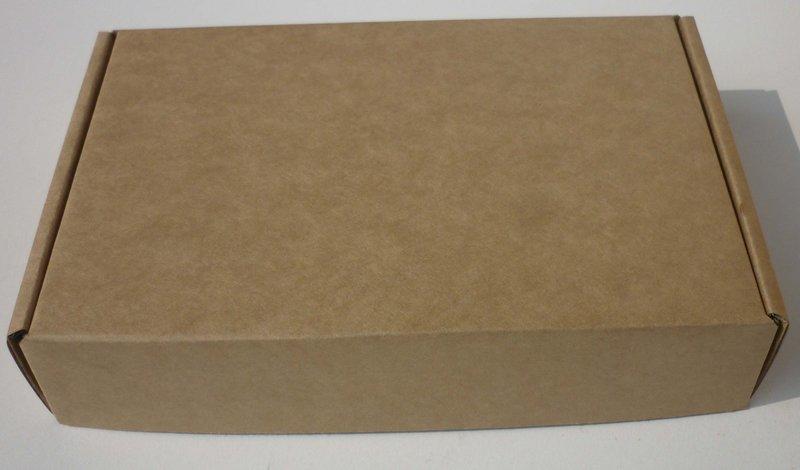 [包裝工廠]C5一體成型牛皮瓦楞紙盒.(外徑20.5*13*4公分)(內徑19.5*12.8*3.8)50個一組450元