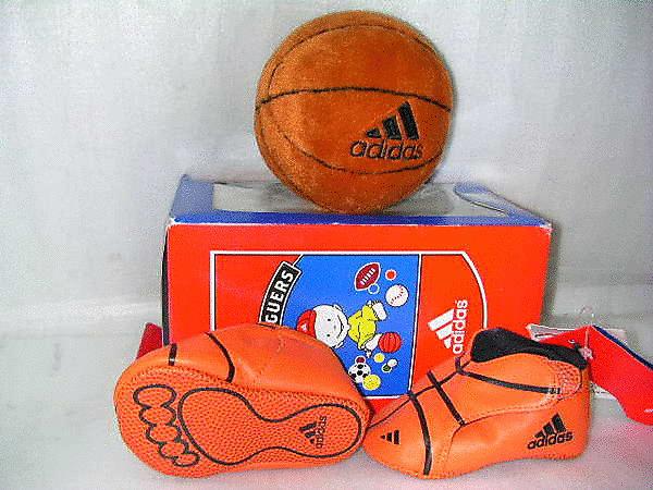 ^^n0900^^彌月,過年最佳賀禮便宜,大方,實用ADIDAS-嬰兒鞋組(籃球)Preditor Crib Bo