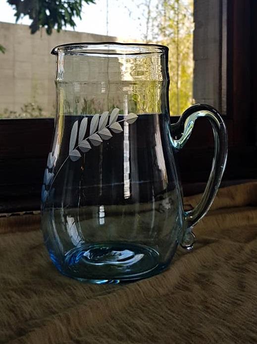 歐洲 手工 湛藍 玻璃 冷水壺 . 手工 切削 植物葉 圖形 . 高度 18.5