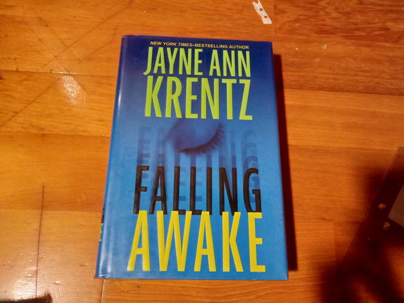 精裝版~原文書【Falling Awake清醒的夢】Jayne Ann Krentz 珍·安·克蘭茲