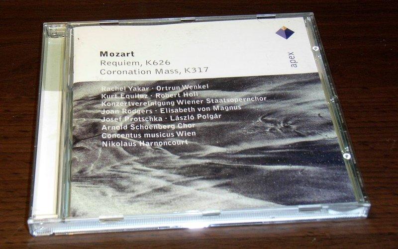 Mozart: Requiem K.626 , Mass K.317 / Harnoncourt