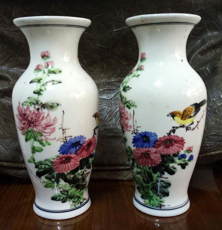 老台灣原味早期柴燒滿佈炭點手工彩繪花鳥陶瓷花瓶一對