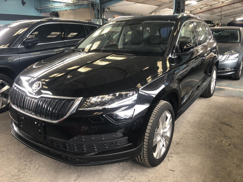 SKODA Karoq 1.5TSI尊榮版 新車126萬 黑色 2019款式 車美價優！