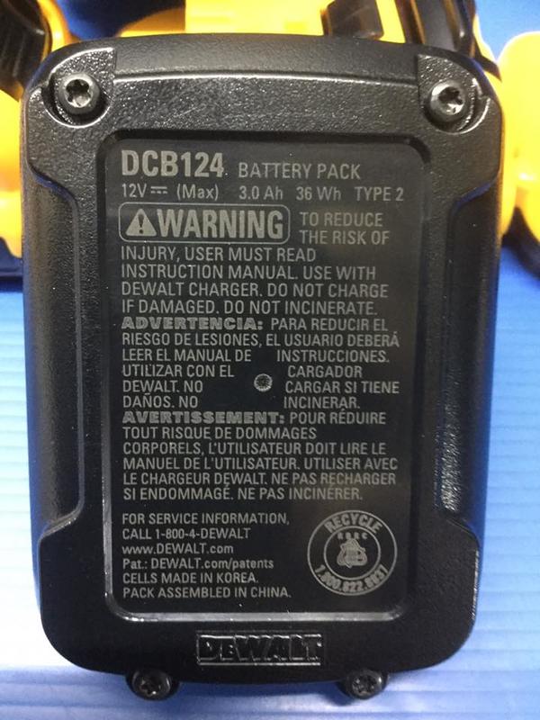 最新款DEWALT得偉帶電量顯示燈 得偉 DCB124鋰電池 12V 容量3..0