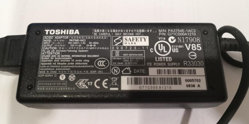 Toshiba PA3754E-1AC3 15V 4A Notebook AC Adaptor