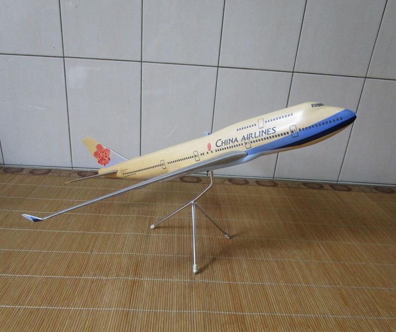 中華航空 747-400 飛機模型 (少零件)