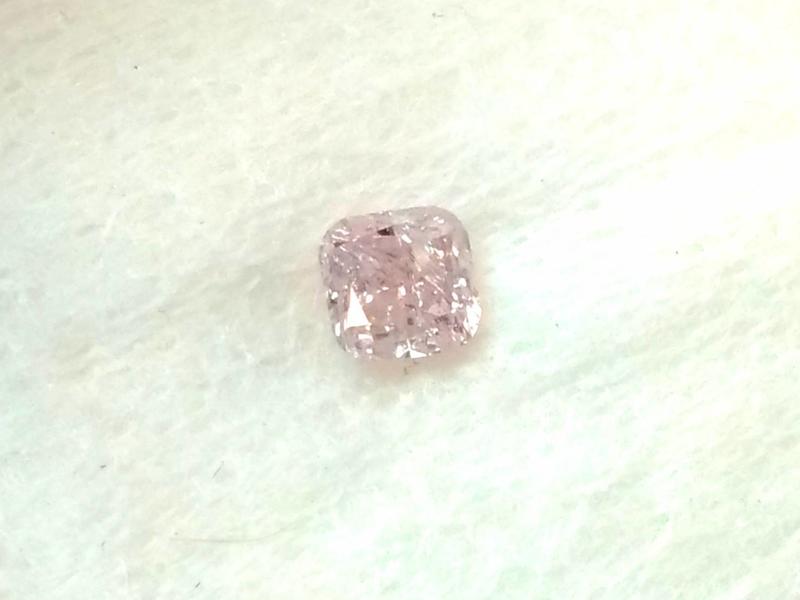 (已售出，請勿下標)天然粉彩鑽石粉鑽裸石0.43克拉，彩色鑽石，粉紅鑽石，可參考(GIA，珠寶，戒指，寶石鑑定證書