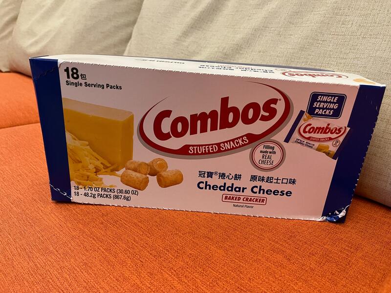 Combos 冠寶捲心餅(原味起司)一盒18包  439元--可超商取貨付款