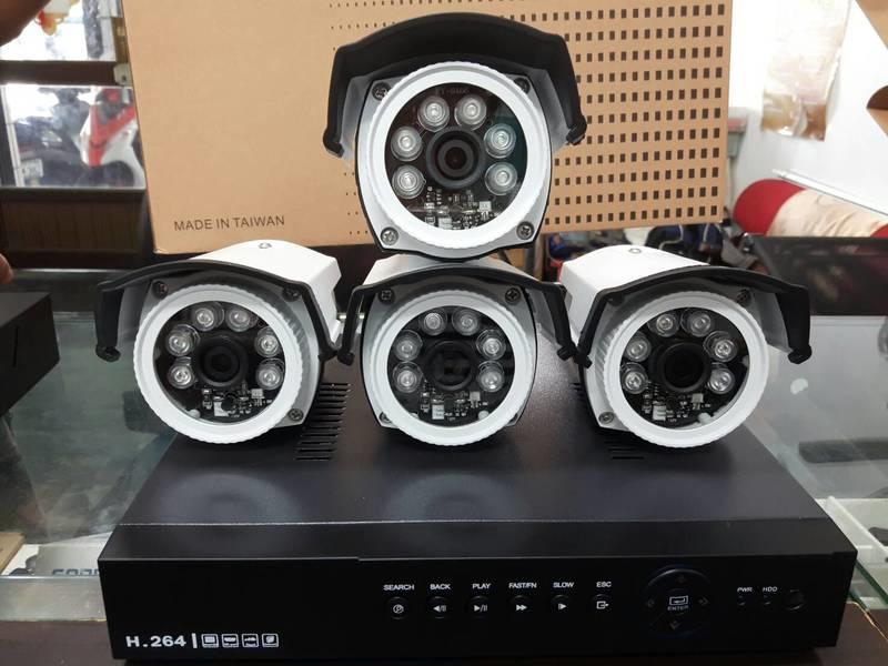 高雄實體店面 套餐 AHD 1080P 4路 監視器主機DVR+SONY晶片紅外線攝影機*4支 監視器鏡頭 200萬畫質