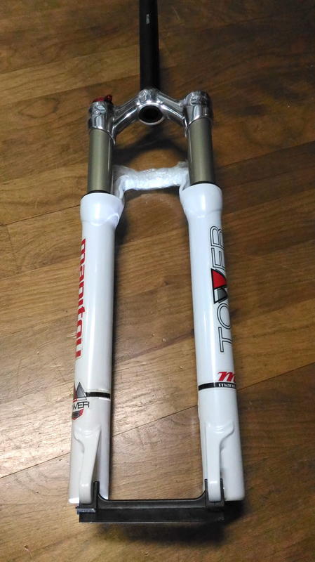 全新Manitou Tower Pro Forks 29/27.5/26用1/8直束管前叉| 露天市集