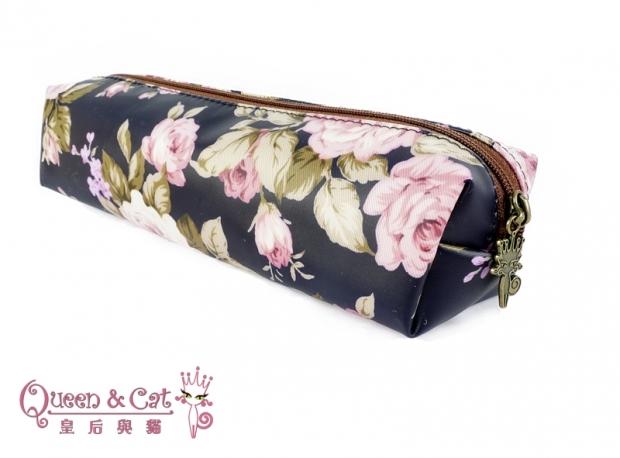 白鳥奈子精品舖 小四角筆袋 多功能防水布包 台灣製造 Queen & Cat 紫玫瑰 滿千免運