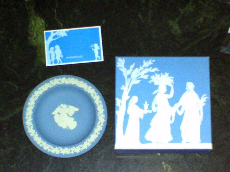 WEDGWOOD藍色陶瓷盤