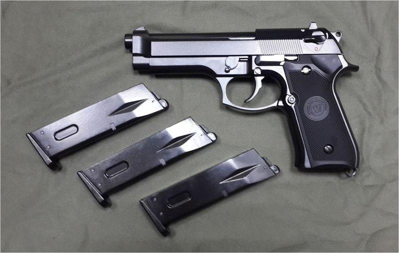 【IDCF 艾利斯工坊】回饋價 三個 彈匣 新版 仿真單連發黑色WE M9 A1全金屬瓦斯槍10455
