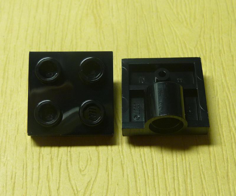 【小荳樂高】LEGO 黑色 2x2 薄板 單側帶圓孔 (2個) Plate pin Hole 6061032 10247