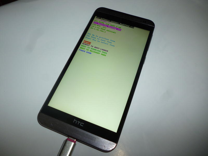 HTC-E9x智慧5.5吋4G手機兩支400元-當機