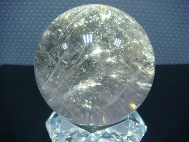 清透料白水晶球081(重484g,直徑71mm)附壓克力底座