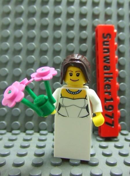 【積木2010】樂高 LEGO 新娘 人偶 (含手中道具)(10224 新娘身體)