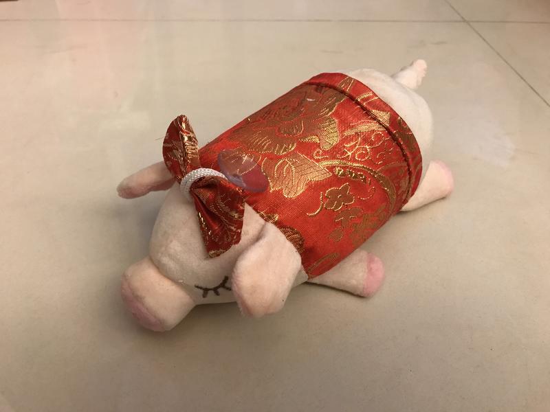 [哆啦の家] 豬 小豬 金豬 新年 過年 春節 新衣 娃娃