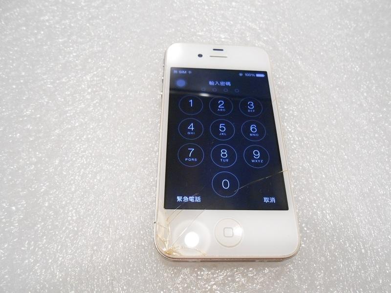 蘋果 iPhone 4 A1332 （有鎖碼、螢幕表面有裂痕） 【可開機、可觸控、電池可蓄電】＜零件機＞