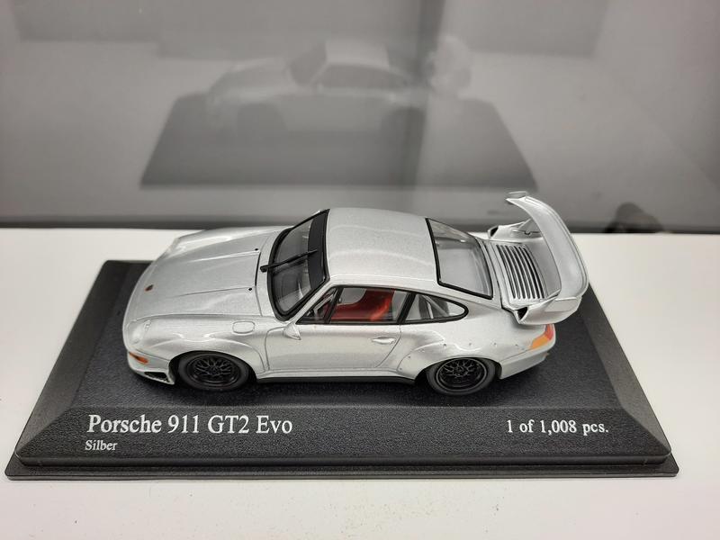 免運費>1:43 MINICHAMPS PORSCHE 911 (993) GT2 EVO (銀/紅黑內裝