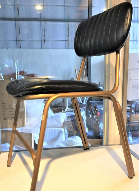 [ 椅子王]--- 復古金色 鉚釘沙發餐椅