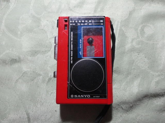 SANYO M1780F AM.FM收音機 卡式隨身聽 需自行整理