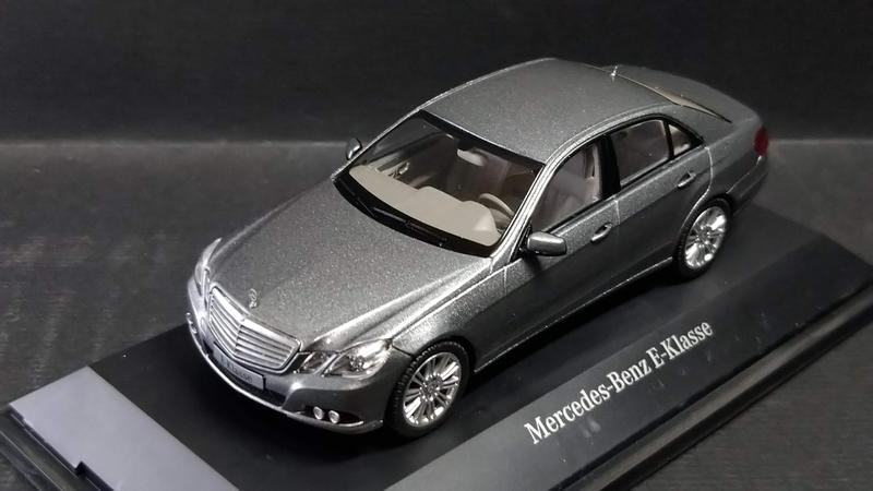 【ss1045566訂購專屬】1:43 Mercedes-Benz E-class (W212) 前期型 原廠絕版模型