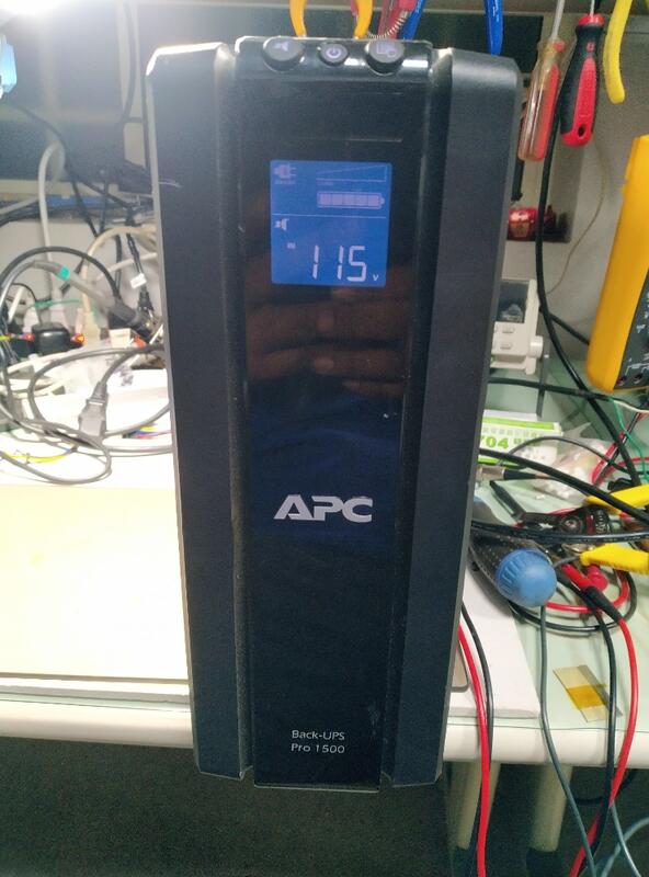 APC Back-UPS Pro 1500 不斷電系統