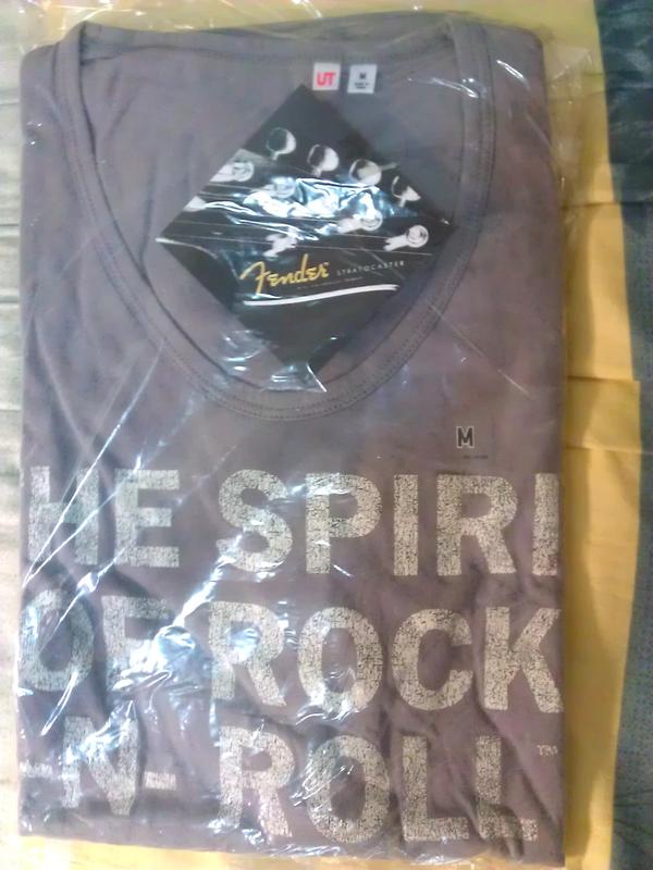 Uniqlo x Fender  電吉他 Rock N' Roll Spirit T 恤