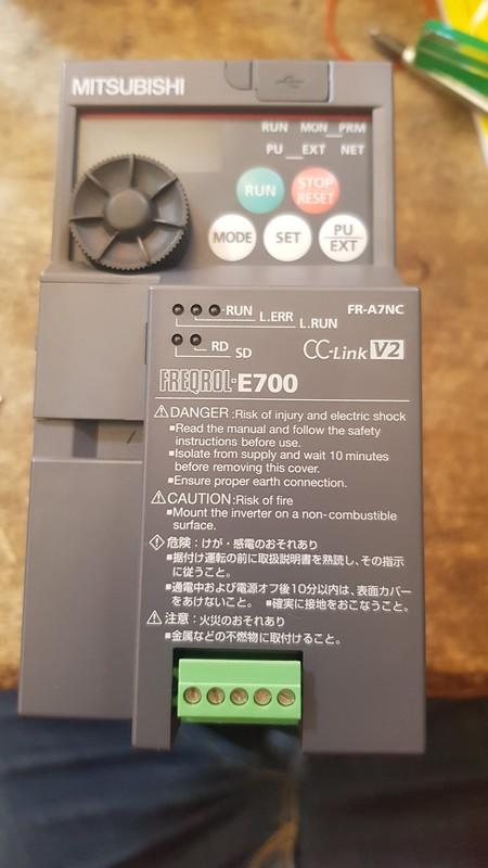 日本MITSUBISHI 三菱變頻器FR-E720 0.4k/FR-E720-030-NA(半馬3相220V