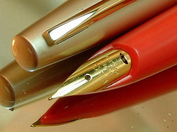 【奇珍館 】【全新絕版罕見】1980年Pilot百樂日本製短鋼筆已售完