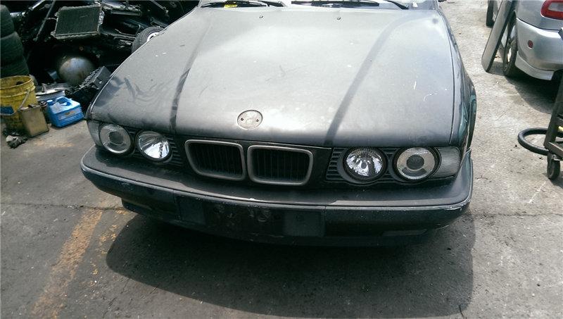~BMW E34 520 525 紅白 晶鑽 尾燈組 後燈 後箱燈 大鼻頭 引擎蓋 大燈 水箱罩 三幅 方向盤 前保桿 後保桿 門式板 門板 零件拆賣