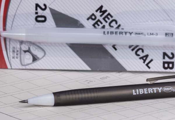 《度度鳥》利百代 LM-3 白桿/黑桿 2B多用途可削式自動鉛筆│LIBERTY│定價：30元