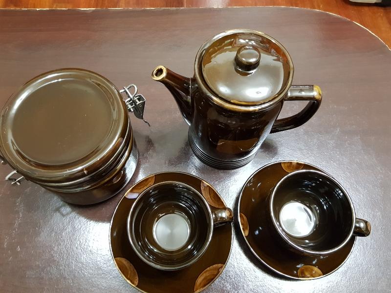 高級彩釉陶瓷咖啡色咖啡杯壺組含一壺二杯二盤密封罐