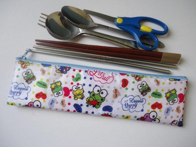 ㄚ嬌手作~防水布環保筷套 /餐具袋~一般家庭式筷子可用~尺寸25*7~拉鍊在上方~編號45