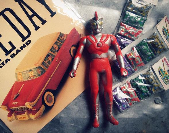 ○太空百貨店○有標記Made in JAPAN BANBAI 1994年日本製 硬塑料老鹹蛋超人玩偶