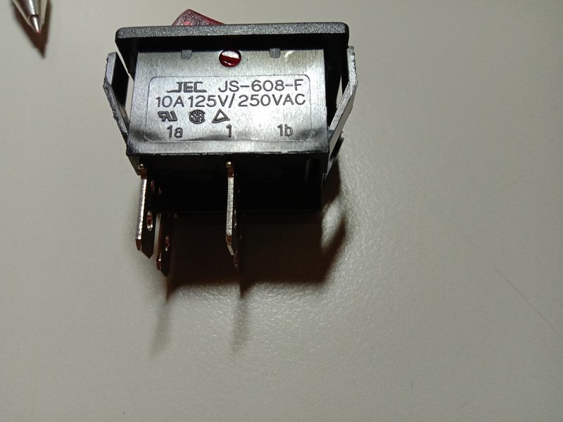 [宅修電維修屋]JEC JS-608-F紅色切換開關ON/OFF翹板開關4端子20顆199元(新品)